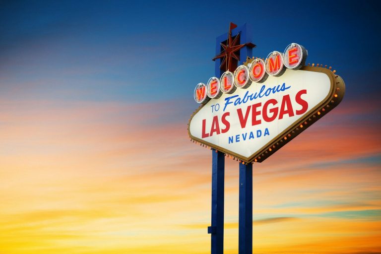 Las,Vegas,Sign,At,Sunset